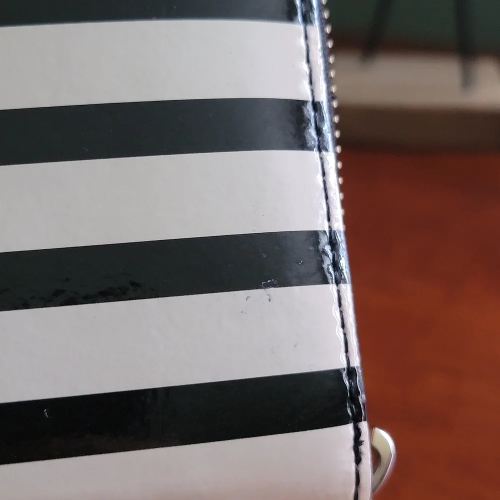 Kate Spade WLRU1459 Wellesley Stripe Patent Leather Zip Wallet Black White